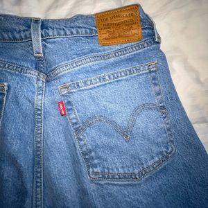 LEVI’S Wedgie Straight Jeans